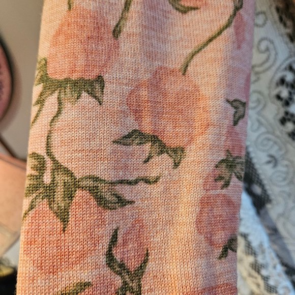 Rare Vintage 100% Merino Wool Rose Sweater Women's L - Picture 3 of 9